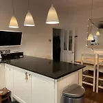 3 Bed Home Sleeps 6 Free Parking