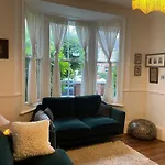 3 Bed Home Sleeps 6 Free Parking