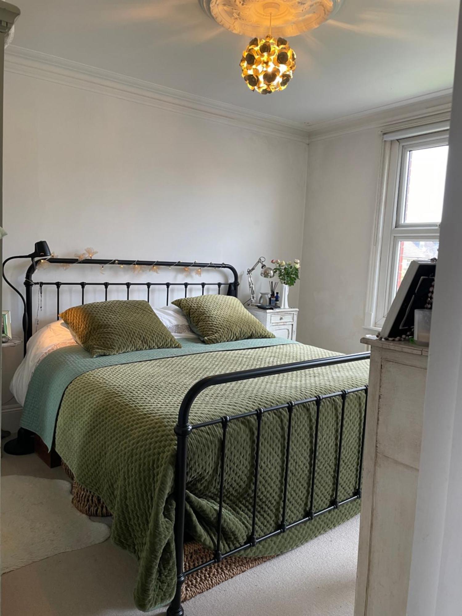 3 Bed Sleeps 6 Free Parking *